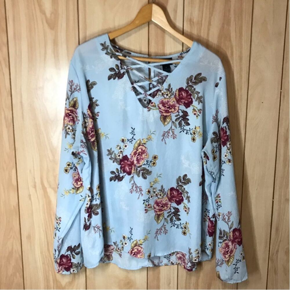Rue21 Baby Blue Floral Crisscross V-Neck Blouse Boho Cottegecore 2X